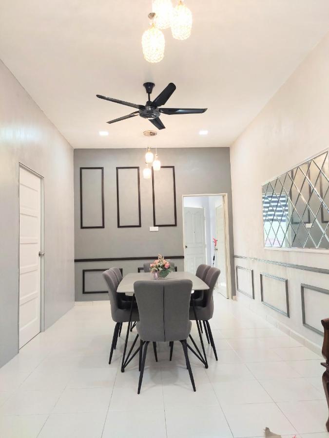 فيلا Private Pool Cassa Dinies, Wifi , Bbq,10 Pax Rantau Panjang المظهر الخارجي الصورة