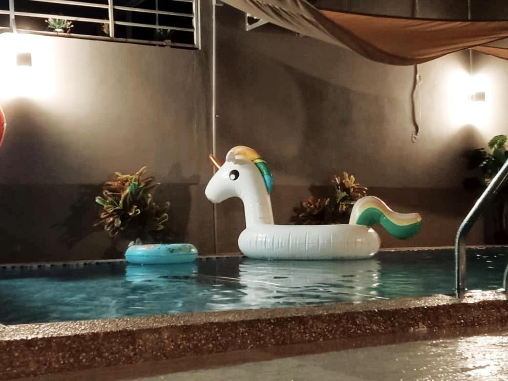فيلا Private Pool Cassa Dinies, Wifi , Bbq,10 Pax Rantau Panjang المظهر الخارجي الصورة